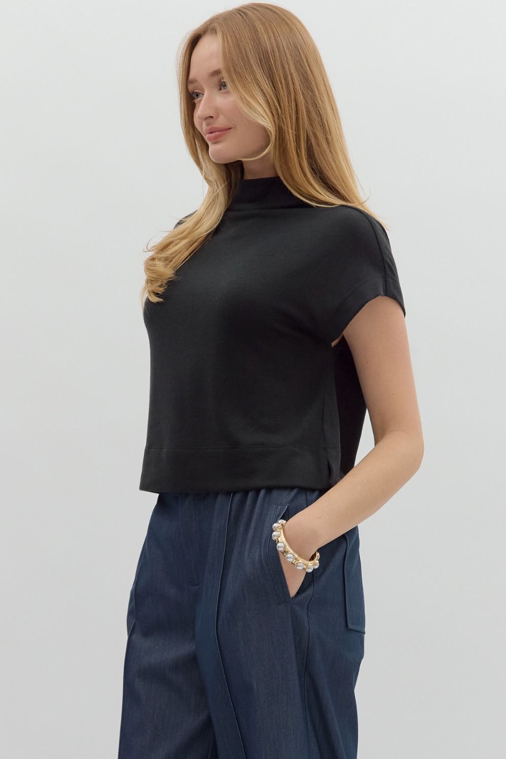 Casual Top - Black by Entro