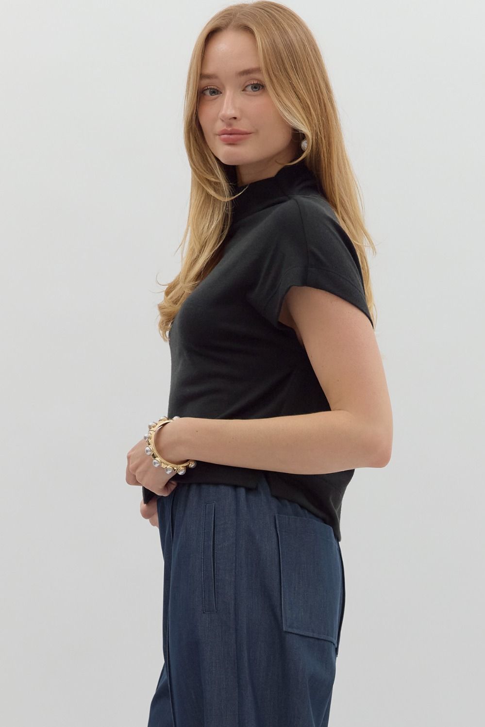 Casual Top - Black by Entro