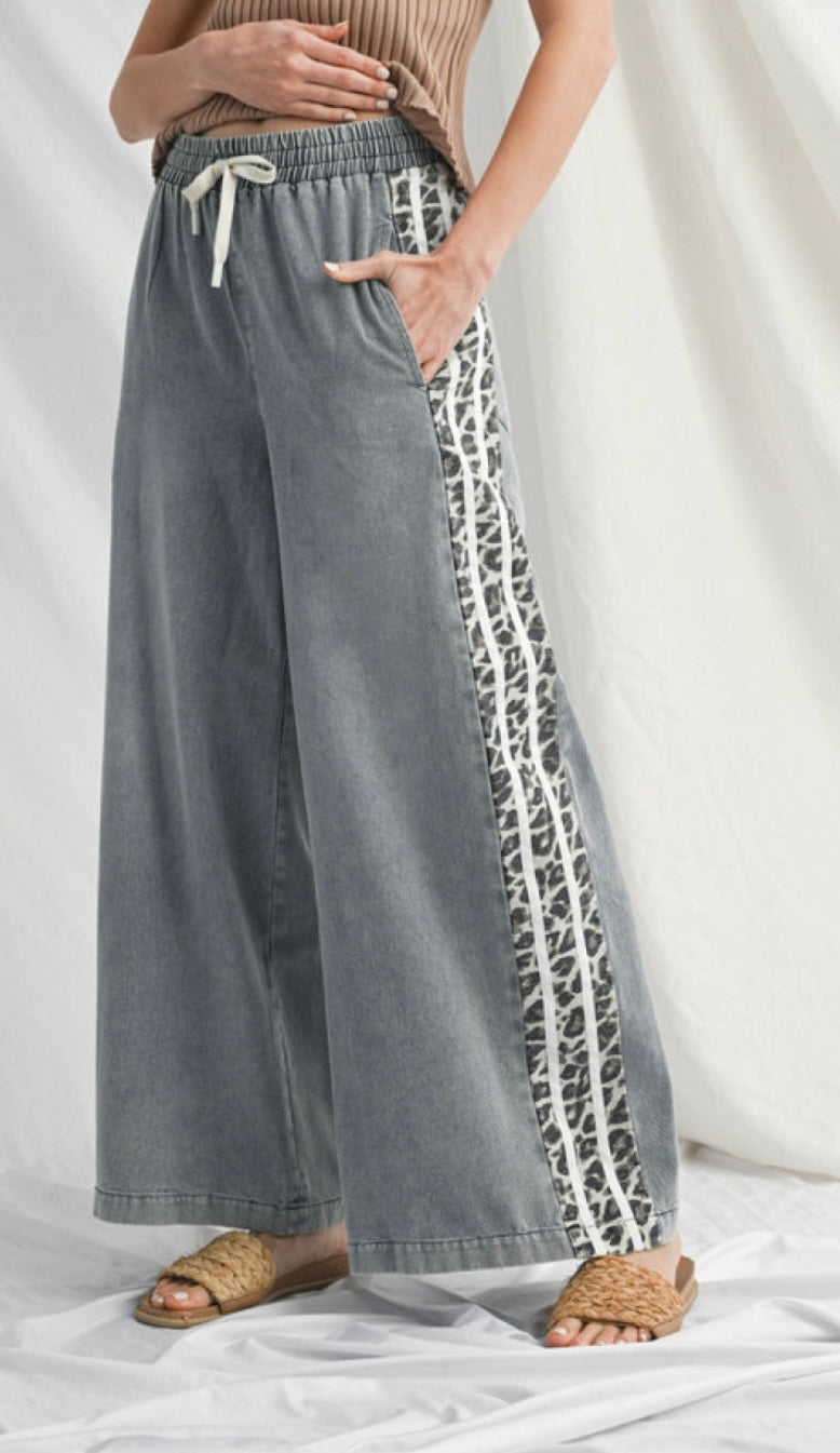 Leopard Striped Wide-Leg in White